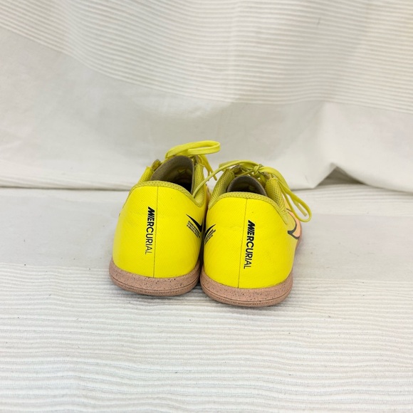 Nike Youth Mercurial Vapor 15 Club IC Soccer Shoes Yellow Strike - Picture 4 of 13